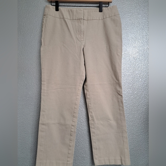 Chico's Khaki Pants  Size 1 Short - Picture 1 of 4